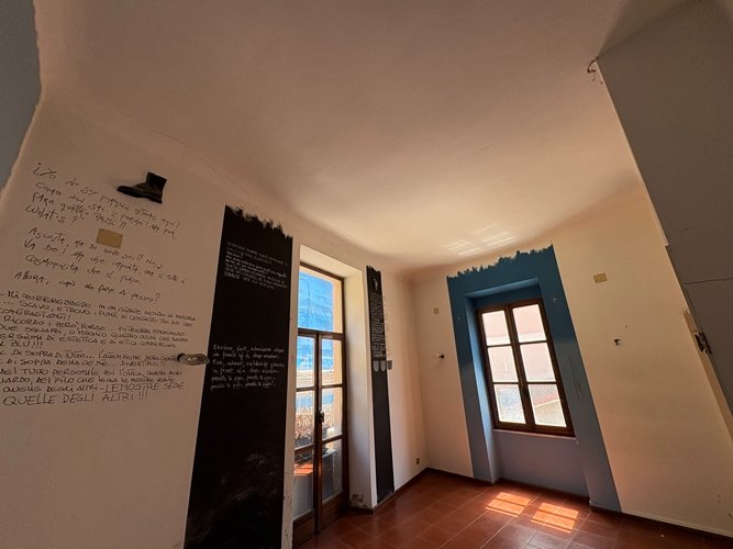 Via Luzzatti Locale Commerciale 18