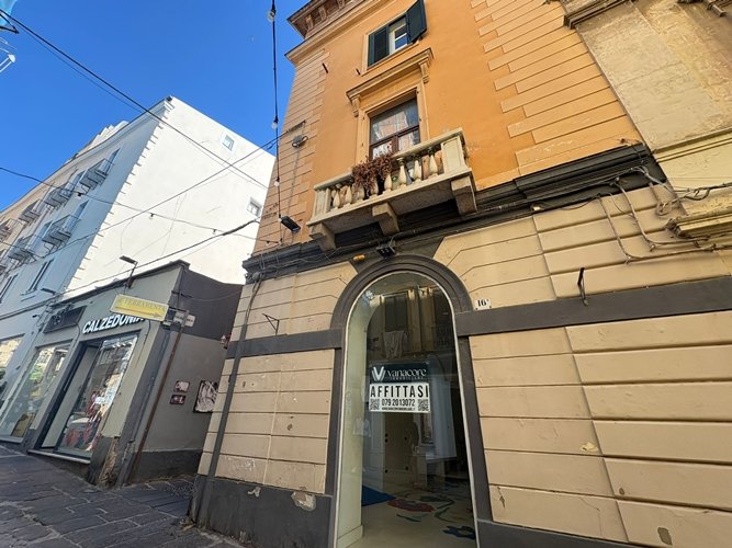Via Luzzatti Locale Commerciale 29