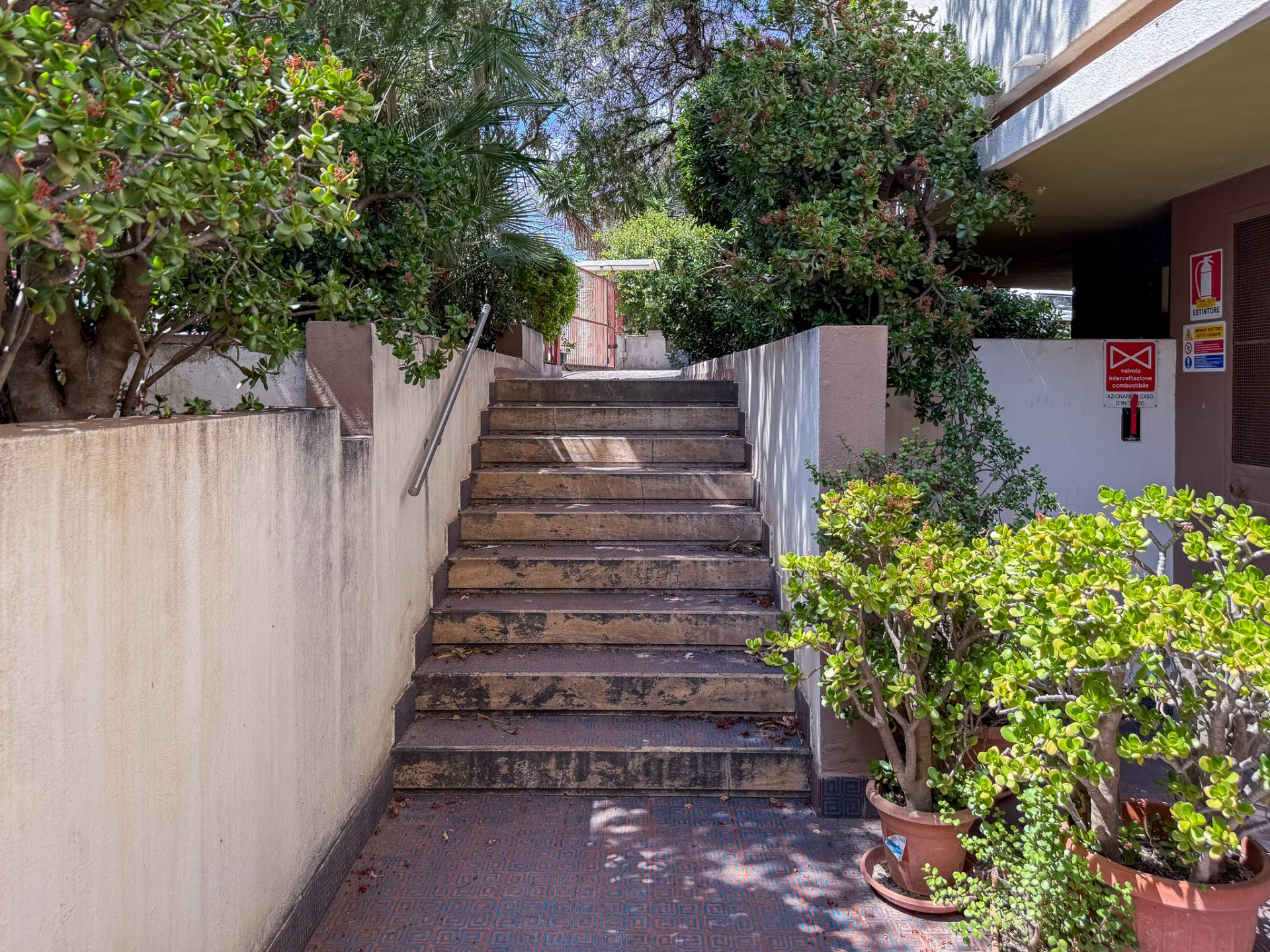 Amsicora ampio quadrilocale piano alto 3