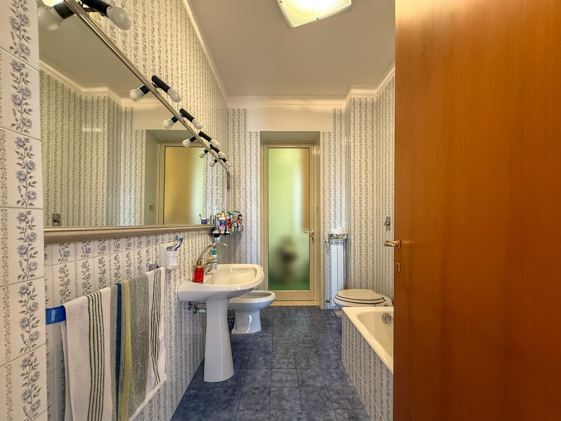 Amsicora ampio quadrilocale piano alto 15