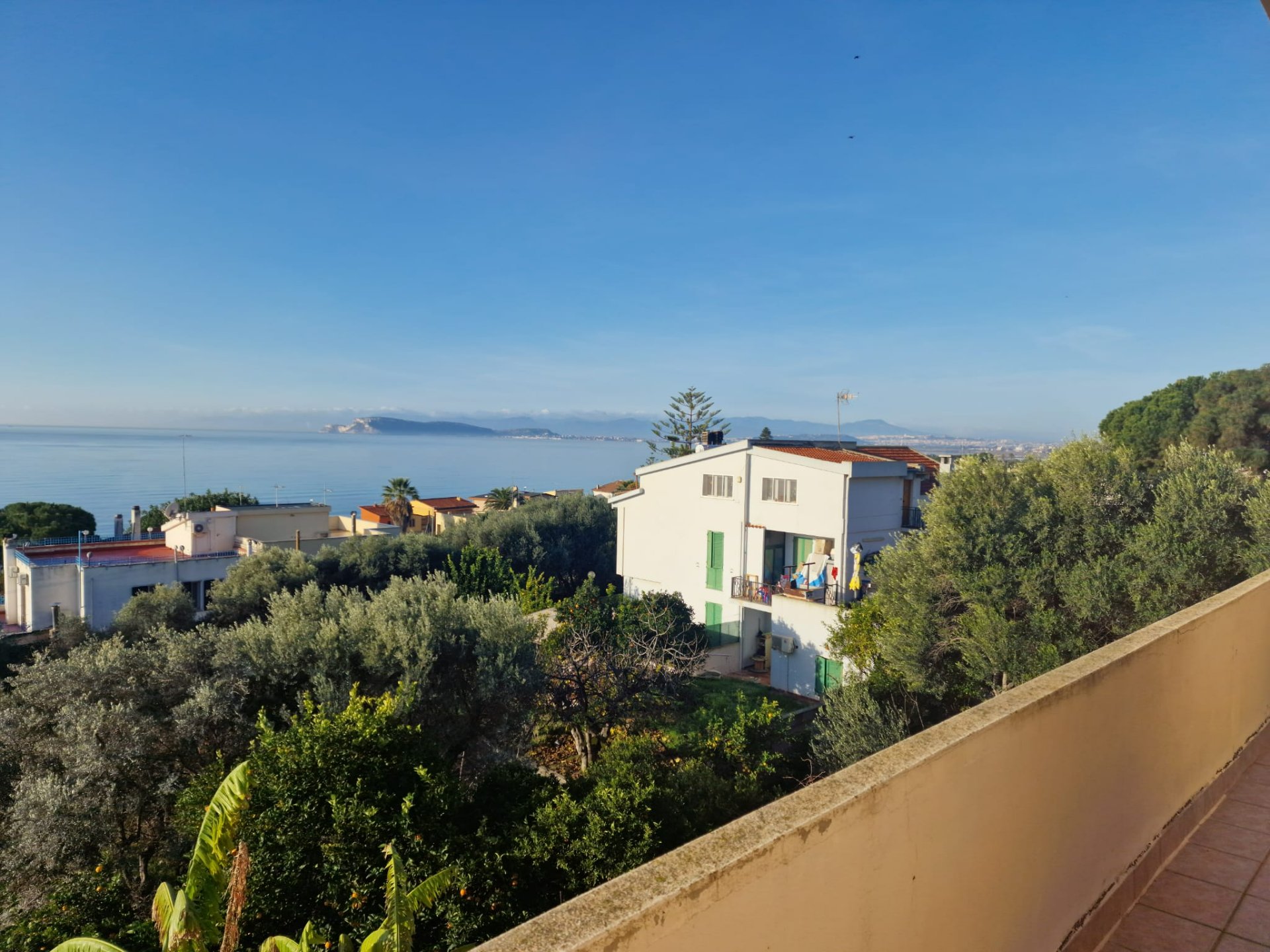 Panoramicissima villa quadrilivelli Margine Rosso