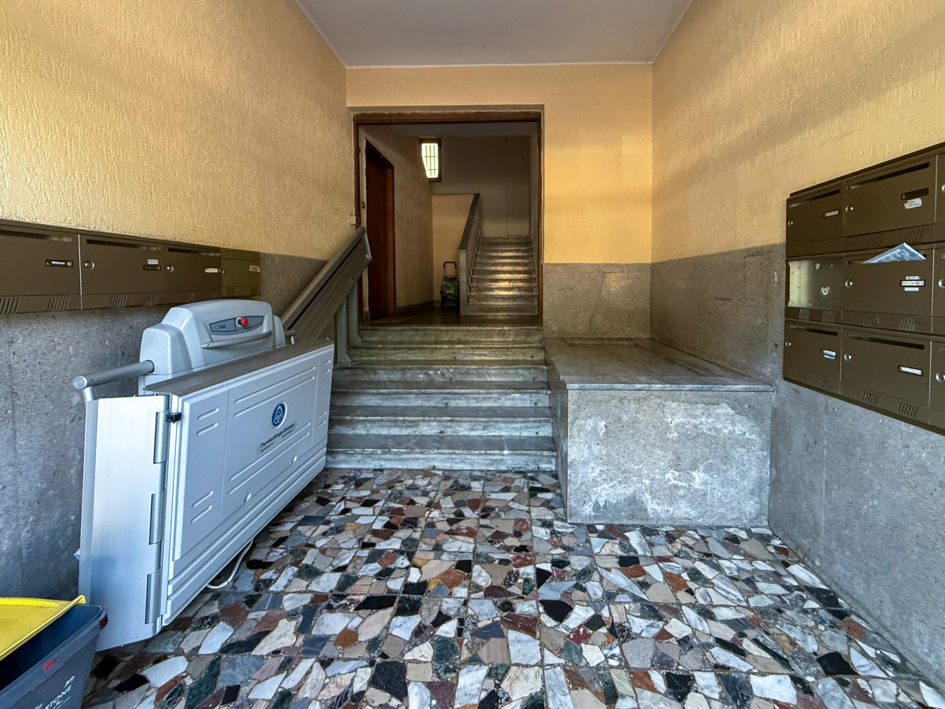 Piazza Giovanni XXIII panoramico piano alto 3