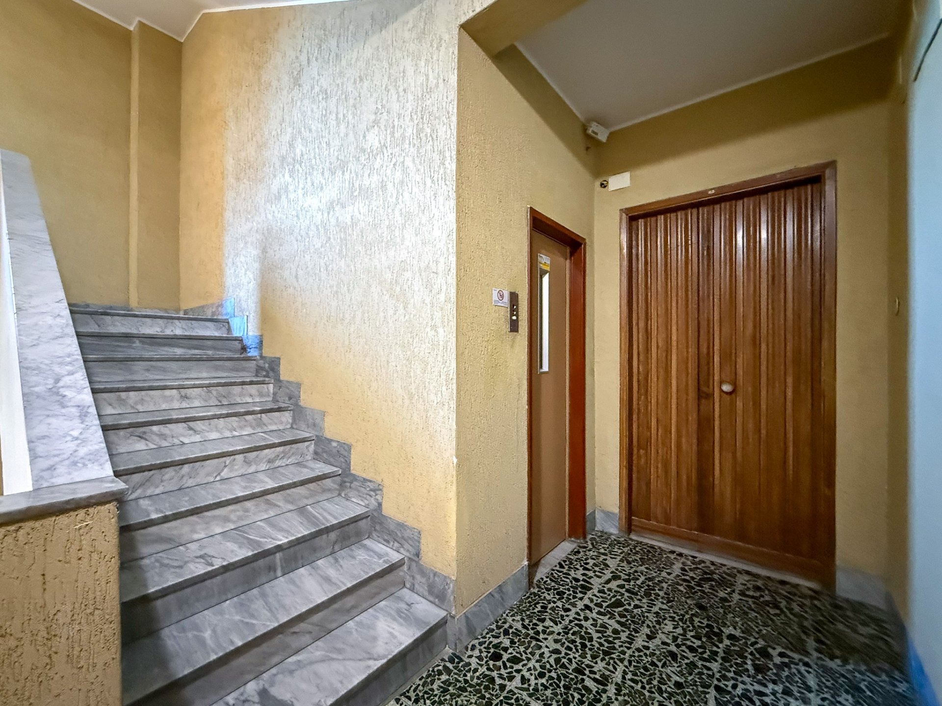 Piazza Giovanni XXIII panoramico piano alto 6