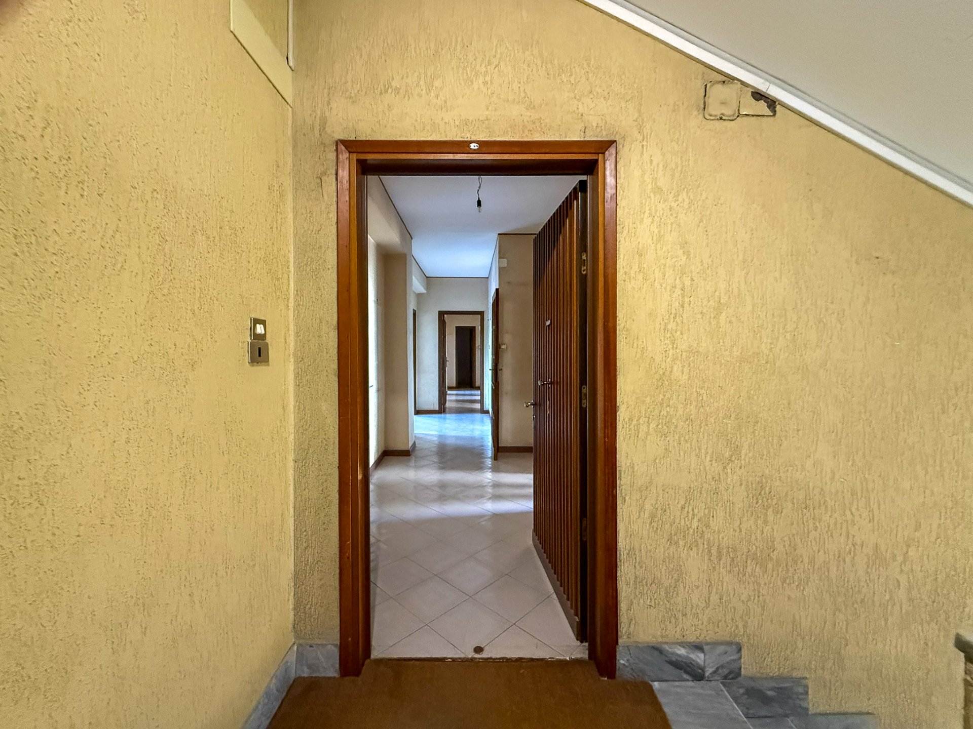 Piazza Giovanni XXIII panoramico piano alto 8