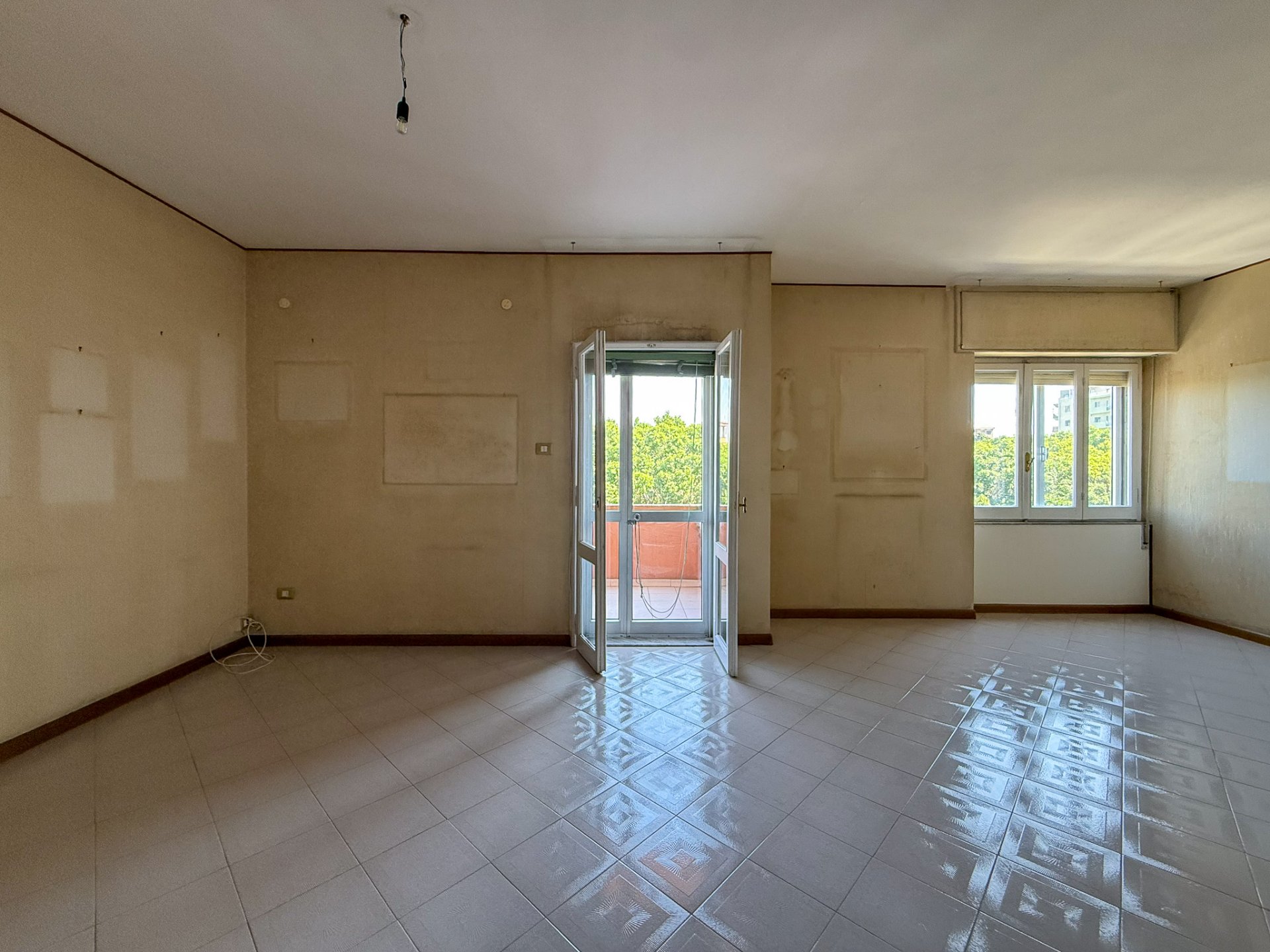 Piazza Giovanni XXIII panoramico piano alto 15