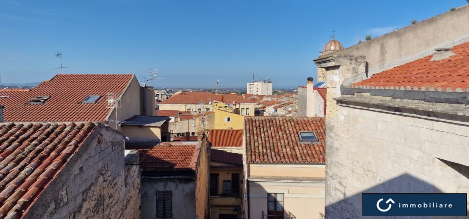 Palazzina Indipendente con terrazzo Via Amsicora Sassari