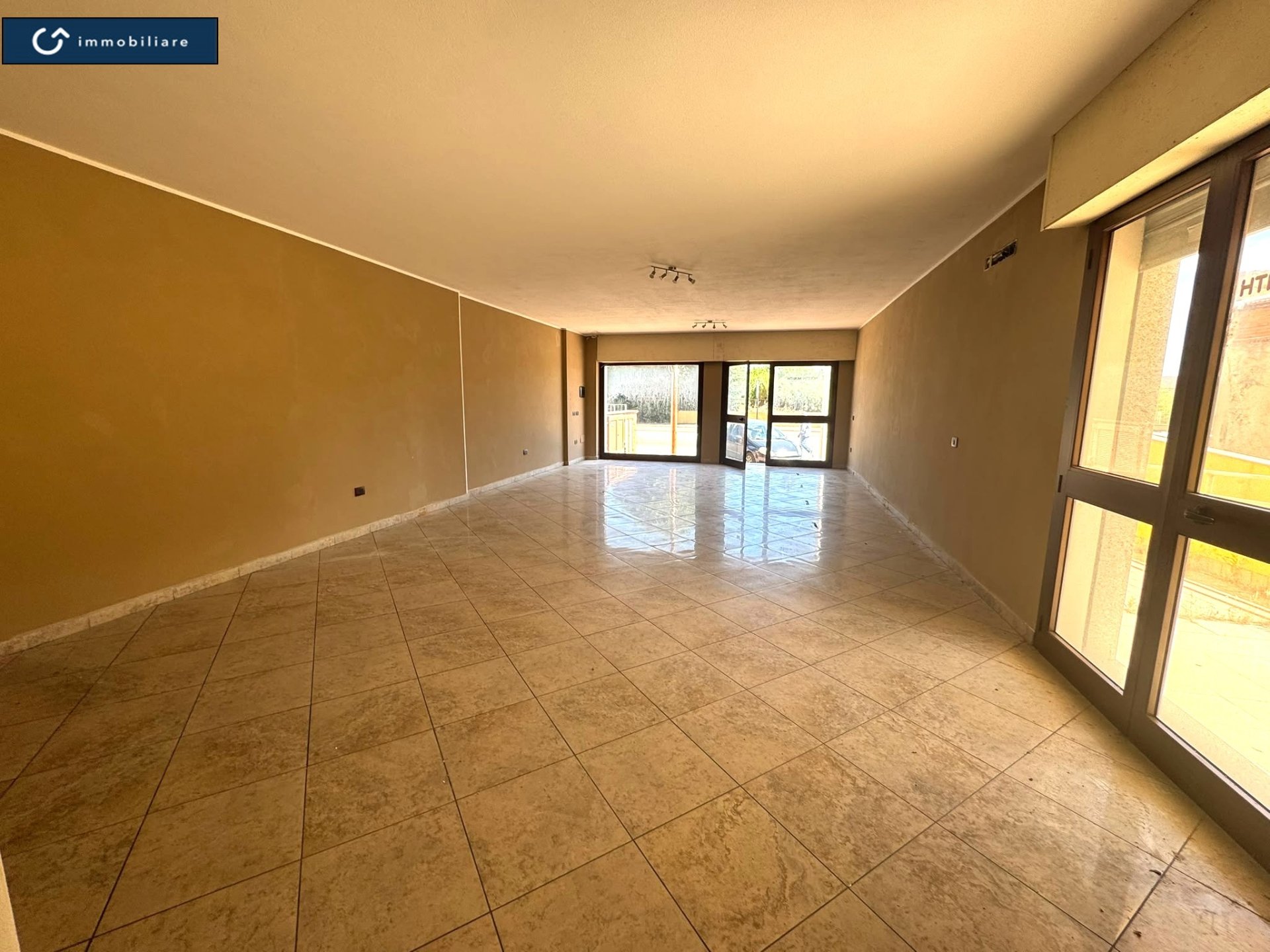 Locale Commerciale Versatile con Ingresso Indipendente – Li Punti, Via Millelire 3