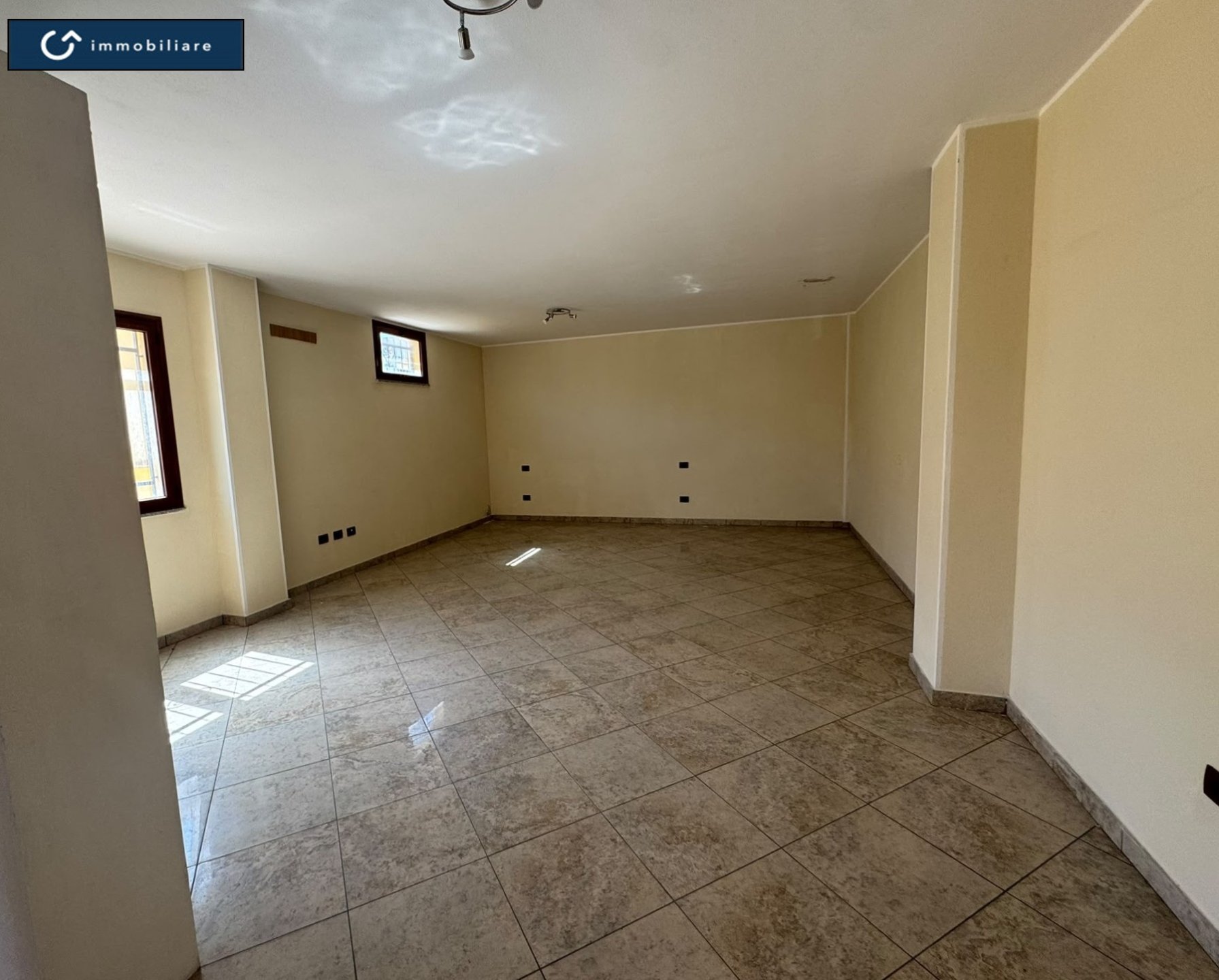 Locale Commerciale Versatile con Ingresso Indipendente – Li Punti, Via Millelire 4