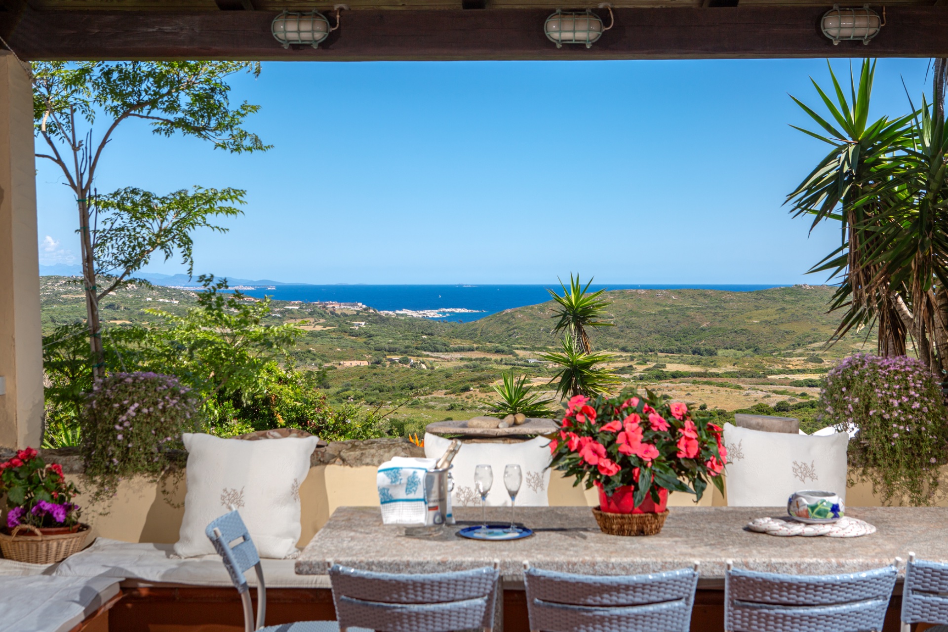 Villa a Santa Teresa Gallura in Vendita con giardino 4