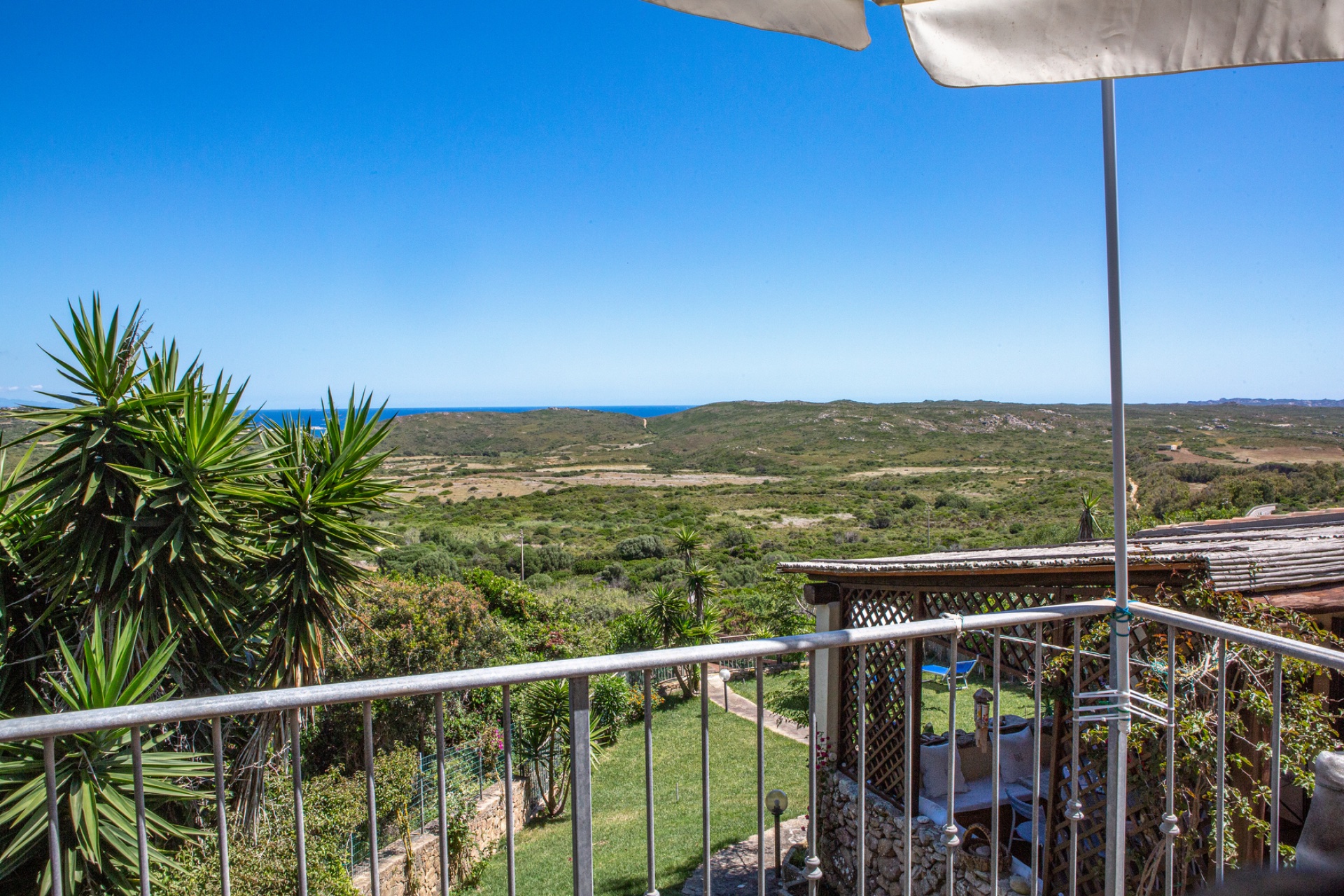 Villa a Santa Teresa Gallura in Vendita con giardino 8