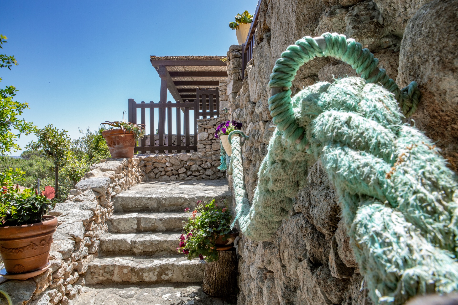 Villa a Santa Teresa Gallura in Vendita con giardino 11