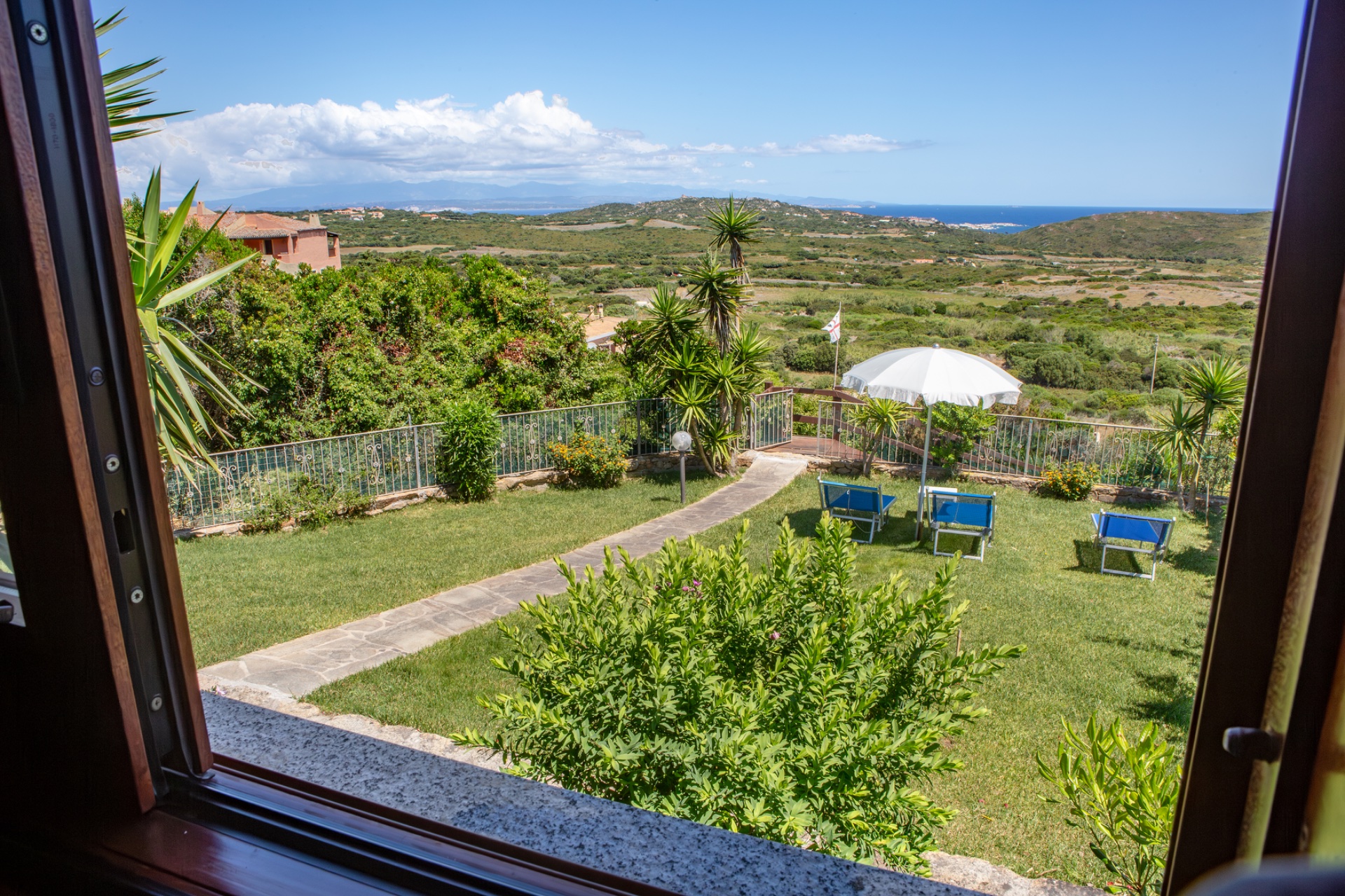 Villa a Santa Teresa Gallura in Vendita con giardino 17