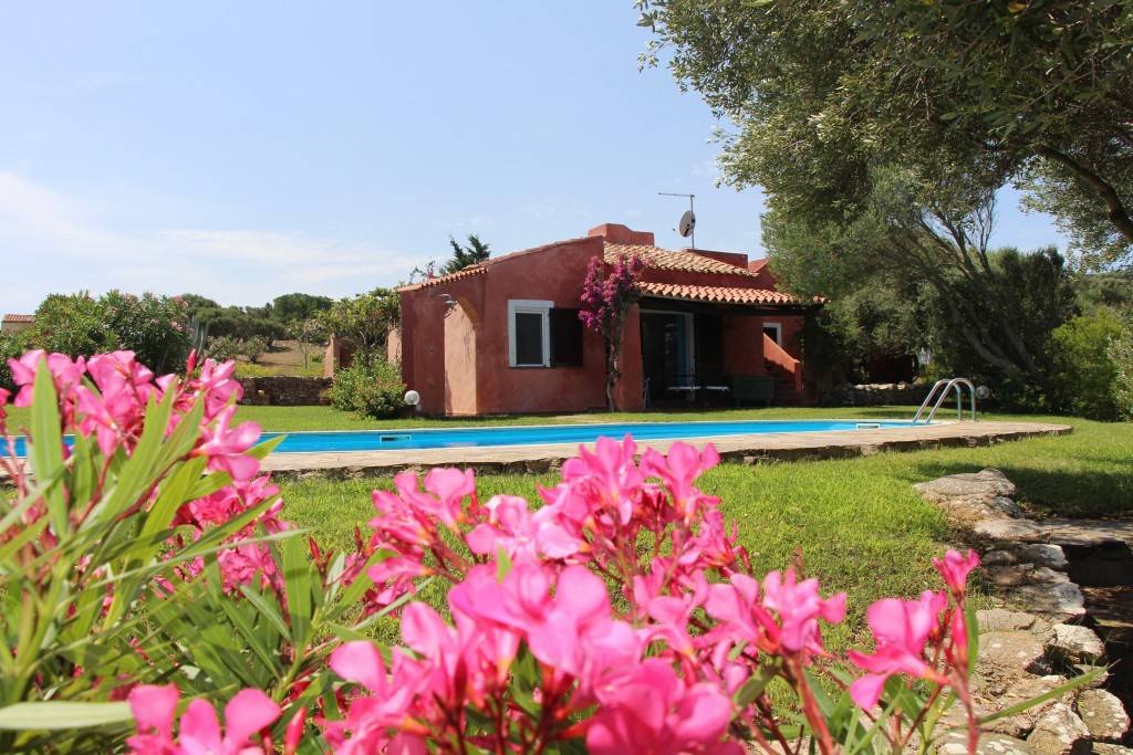Villa a Santa Teresa Gallura in Vendita con piscina