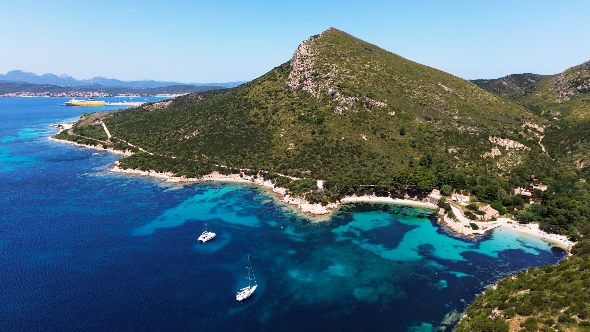 Appartamento a Golfo Aranci in Vendita con piscina