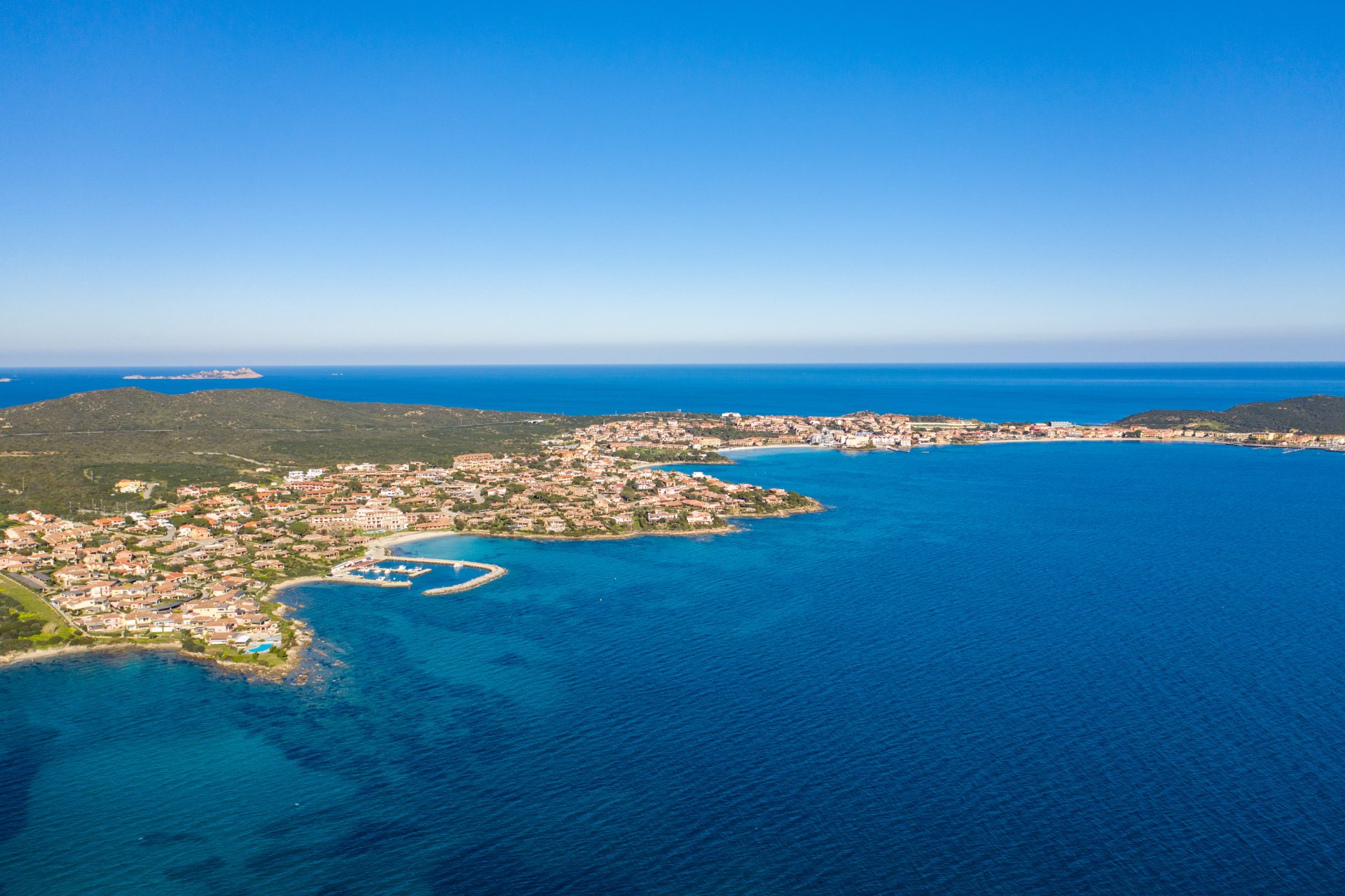 Appartamento a Golfo Aranci in Vendita con piscina 26