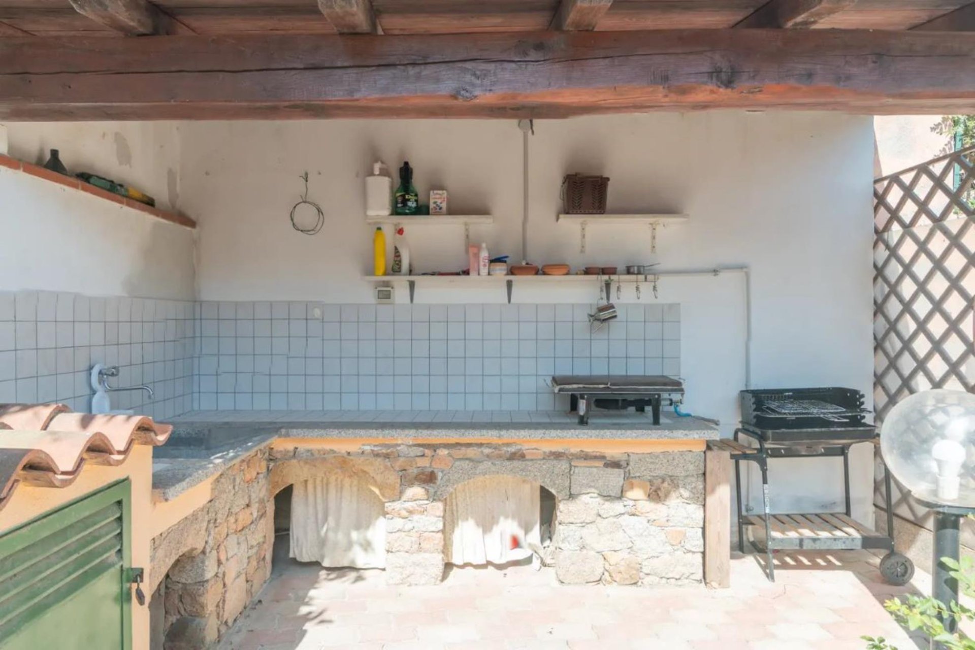 Villa a san teodoro in Vacanza con giardino