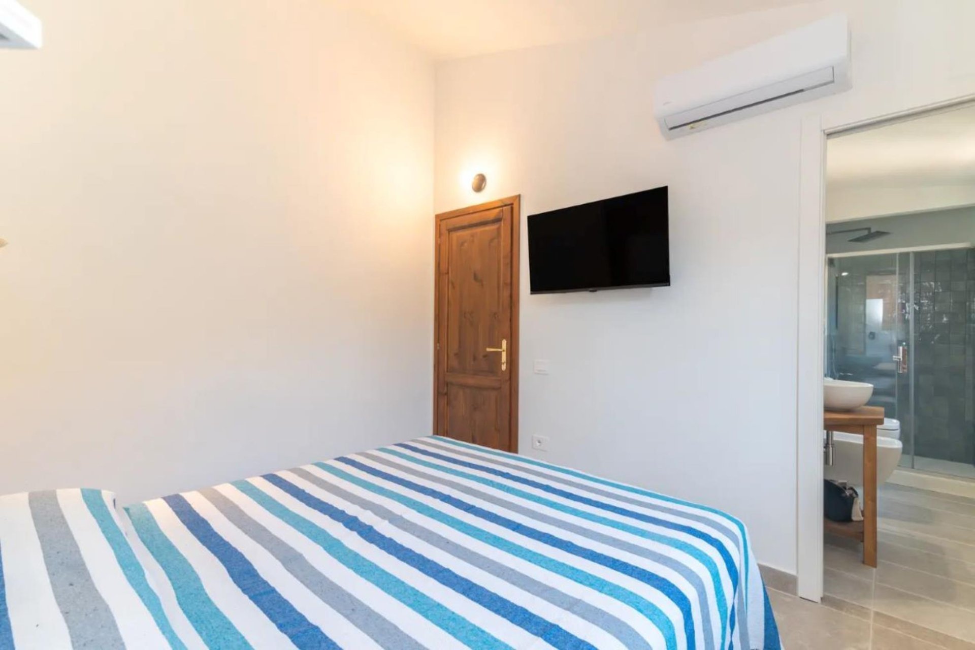 Villa a san teodoro in Vacanza con giardino 7