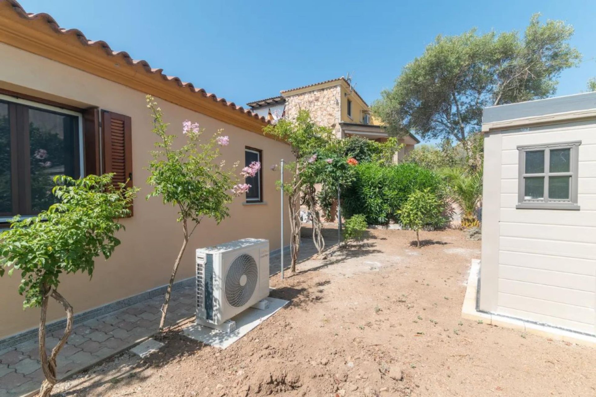 Villa a san teodoro in Vacanza con giardino 9