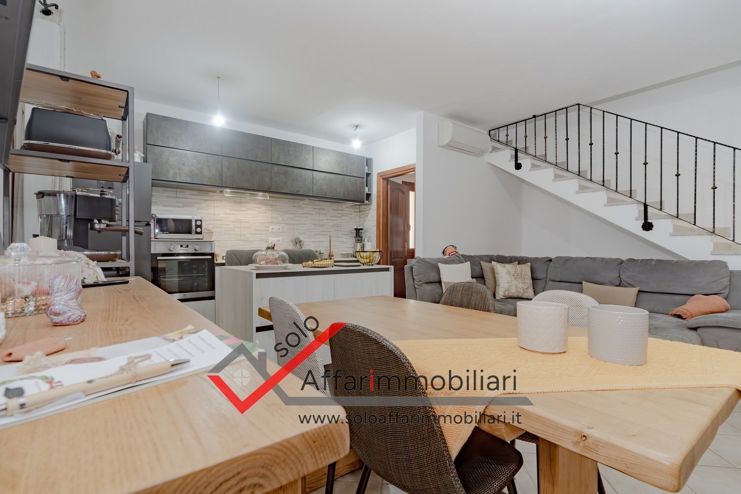 Villa a Loiri in Vendita con giardino 2