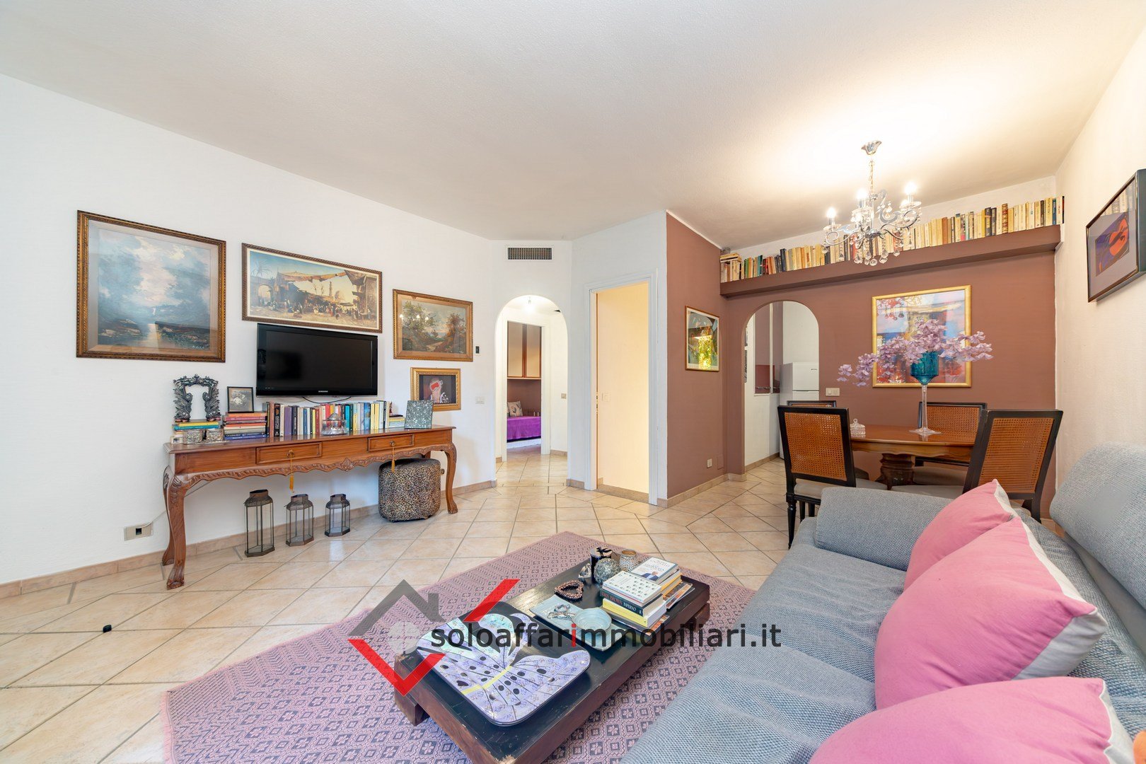 Piano terra con ingresso indipendente e spazio esterno 2