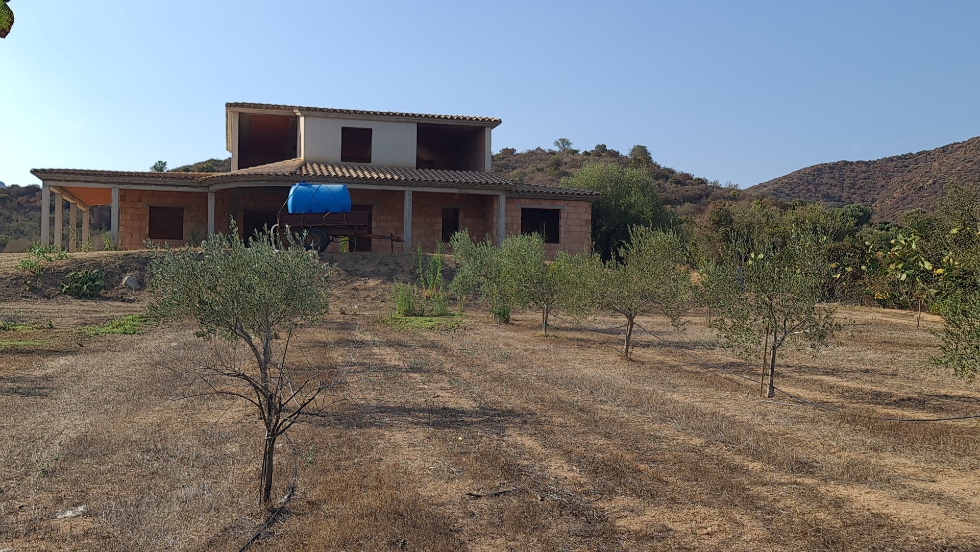 Villa in costruzione, località Tuerra con ampio terreno 