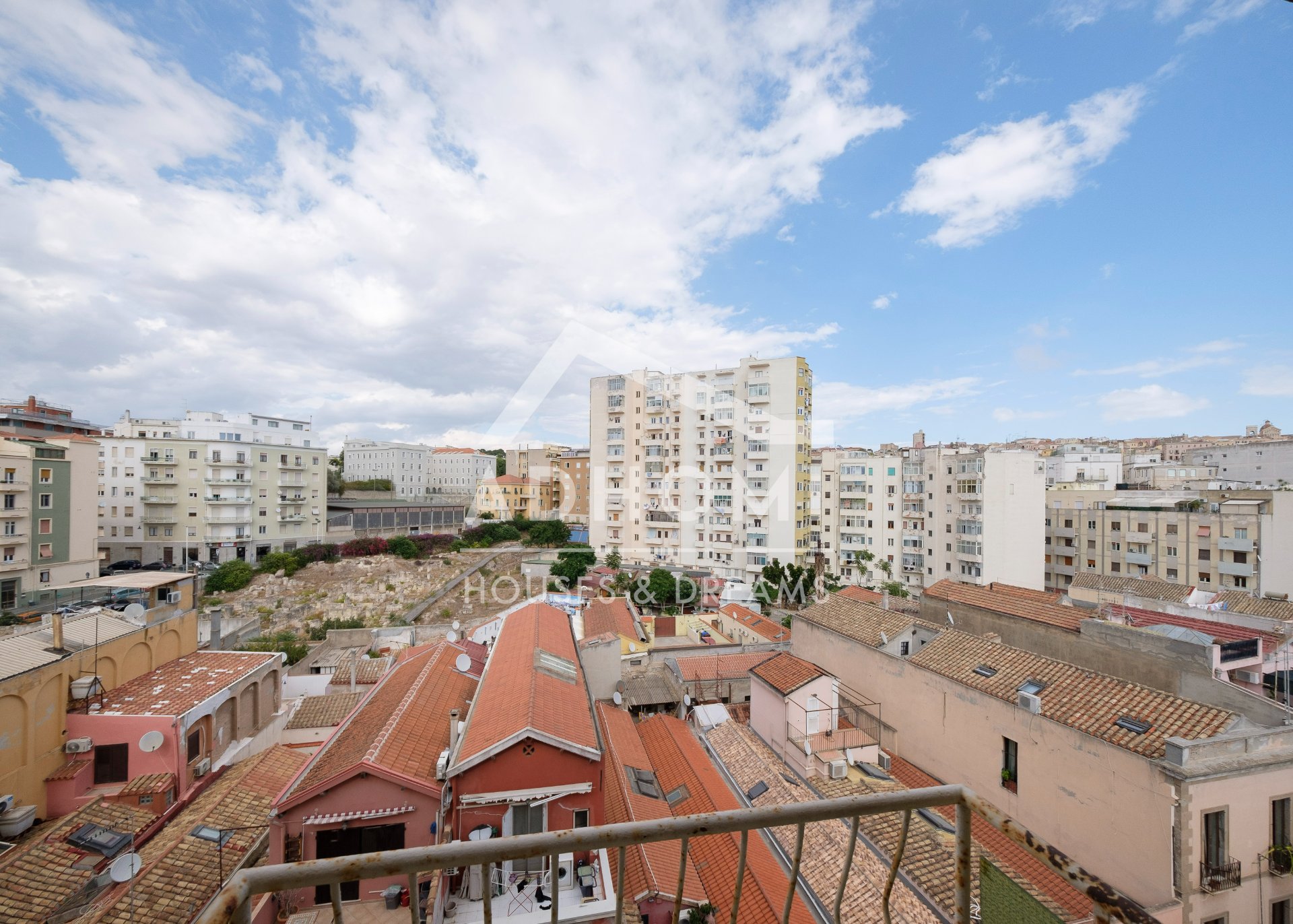 Appartamento a Cagliari in Vendita con terrazzo