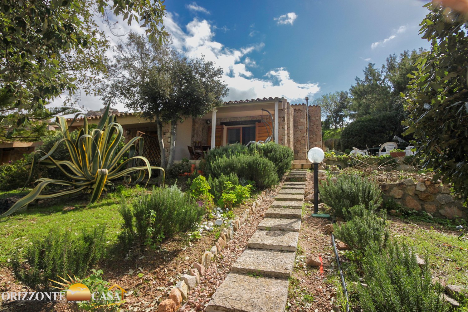 Casa a Costa Paradiso in Vendita con piscina