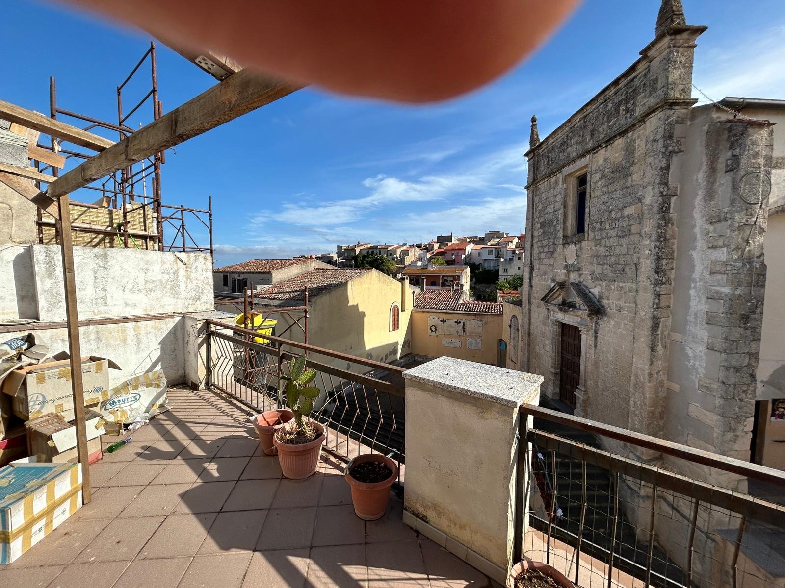 Appartamento a Ossi in Vendita con terrazzo 2