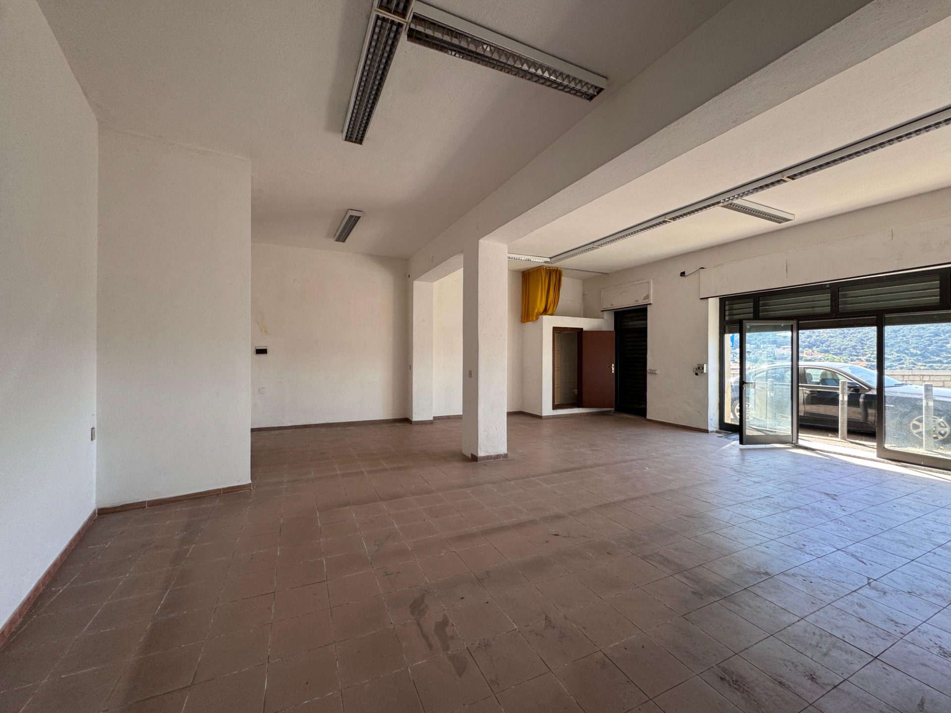 Locale in affitto in Via Antonio Ballero, 14