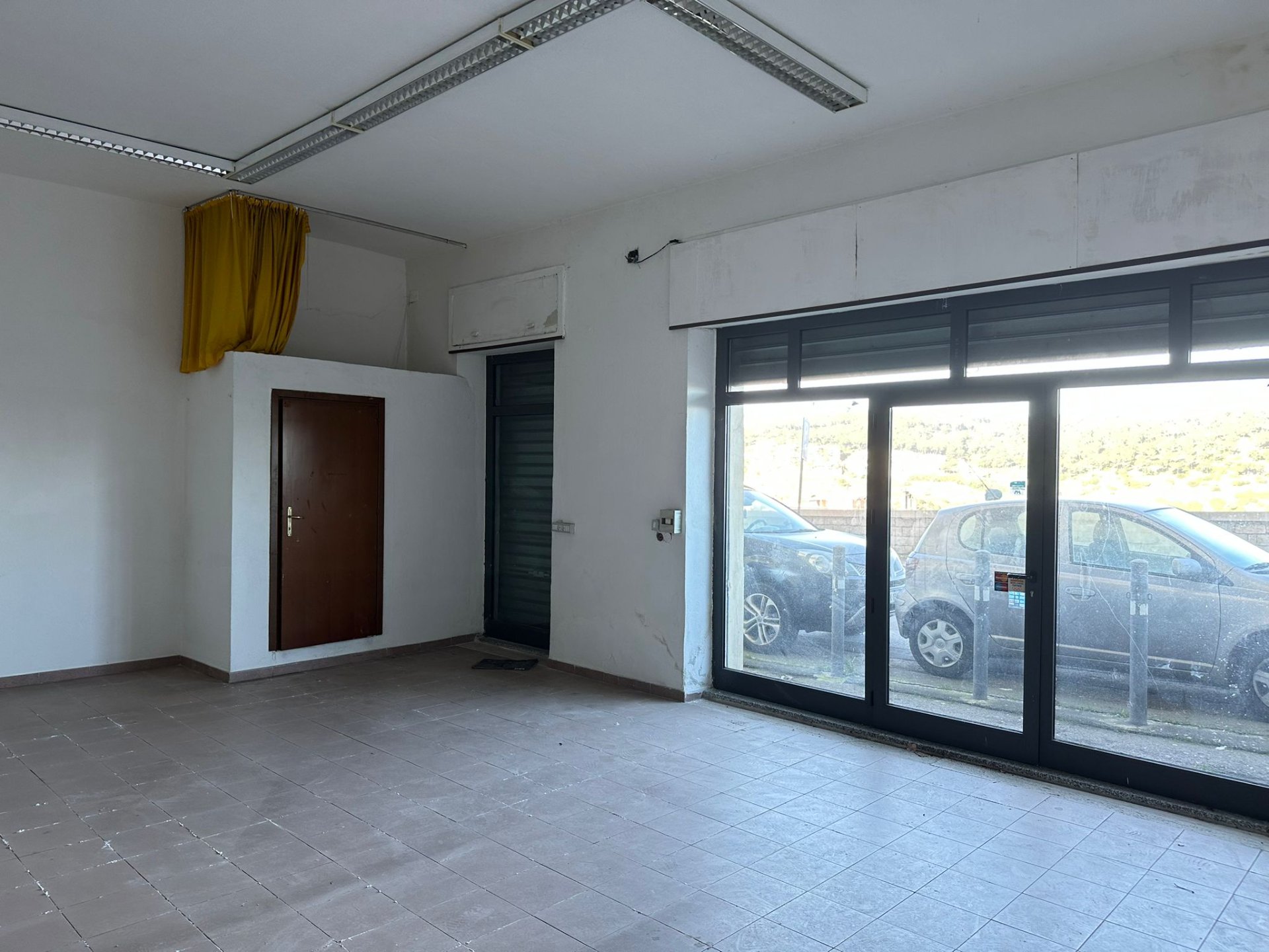Locale in affitto in Via Antonio Ballero, 14 8