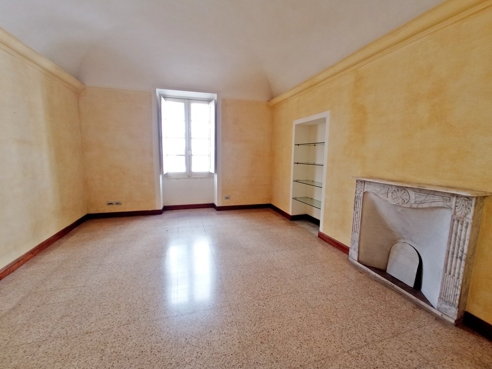 Intera palazzina uso ufficio - Via Spano 12