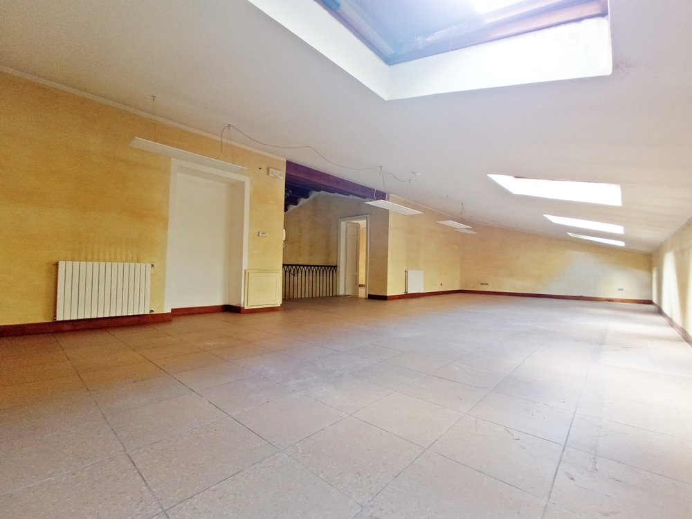 Intera palazzina uso ufficio - Via Spano 24