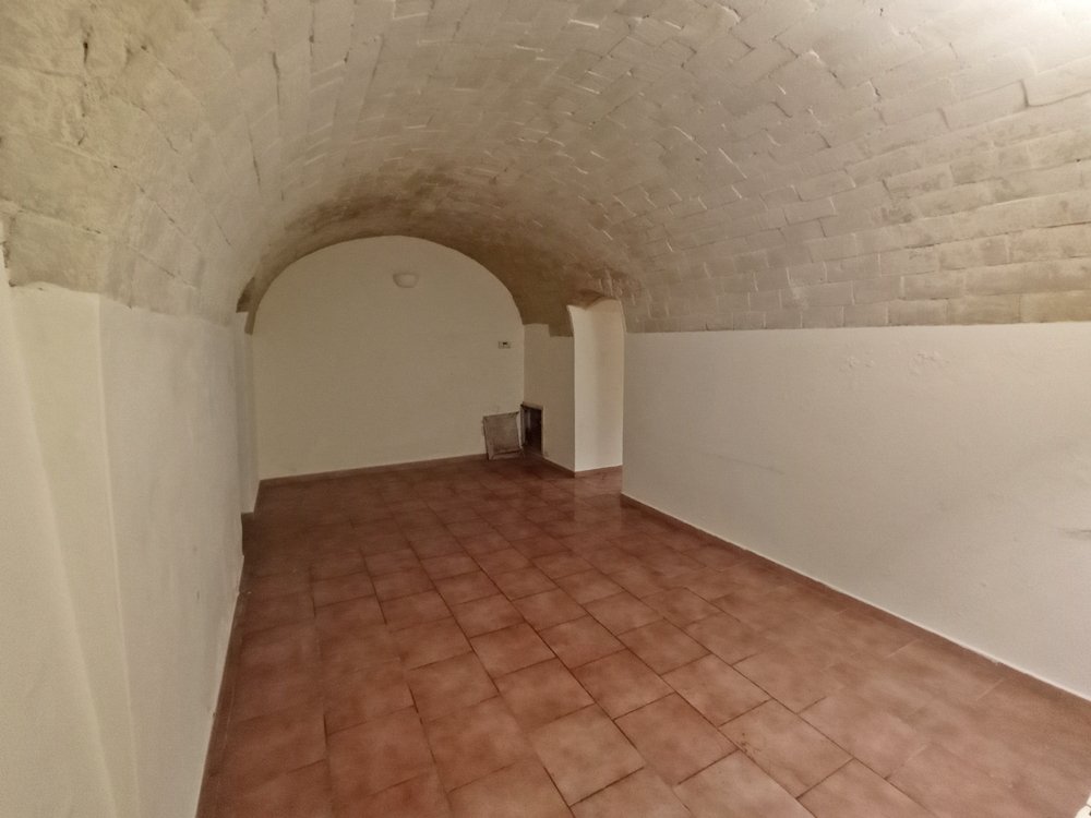 Intera palazzina uso ufficio - Via Spano 26