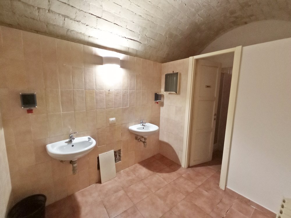 Intera palazzina uso ufficio - Via Spano 27
