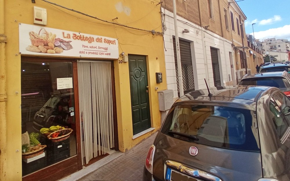 Locale commerciale a Sassari in Vendita