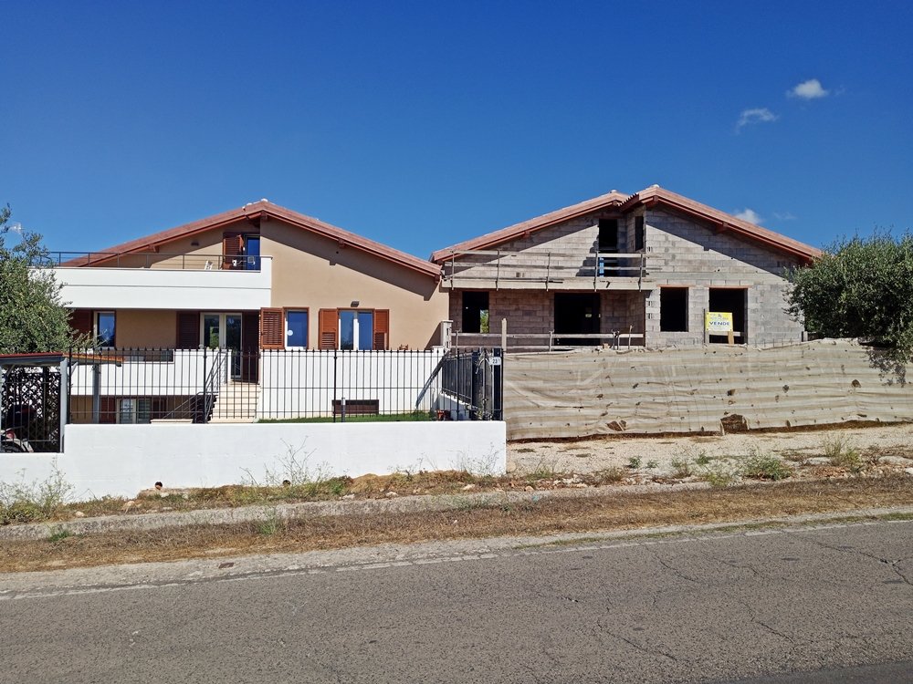 Villa a Sassari in Vendita con giardino