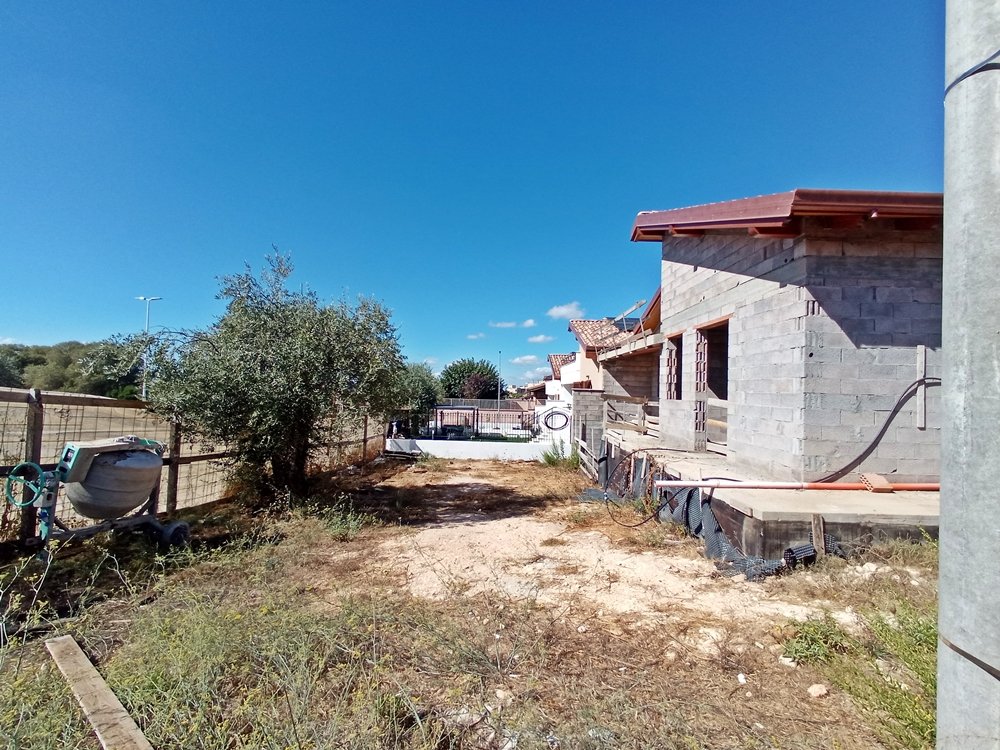 Villa a Sassari in Vendita con giardino 4