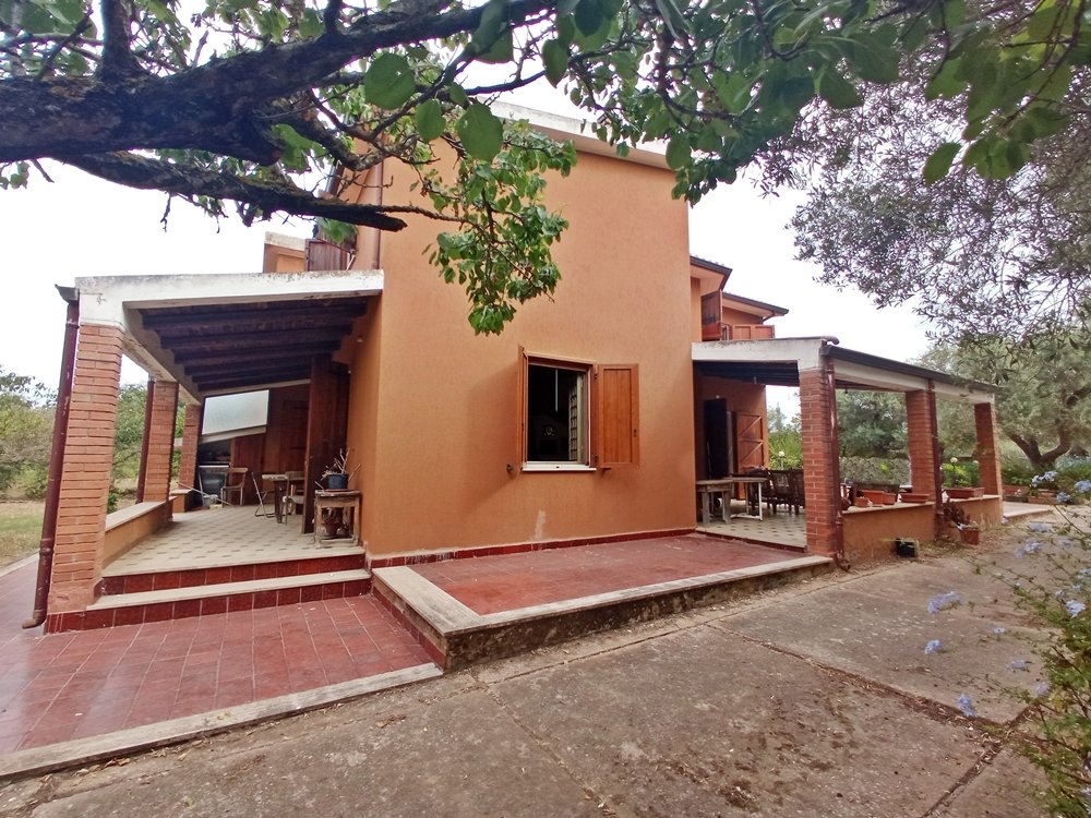 Villa a Sassari in Vendita con giardino 2