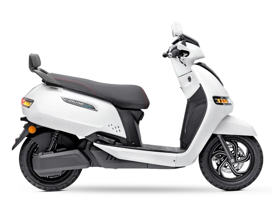 iQube 3.5 kWh - pearl-white iQube 3.5 kWh - pearl-white