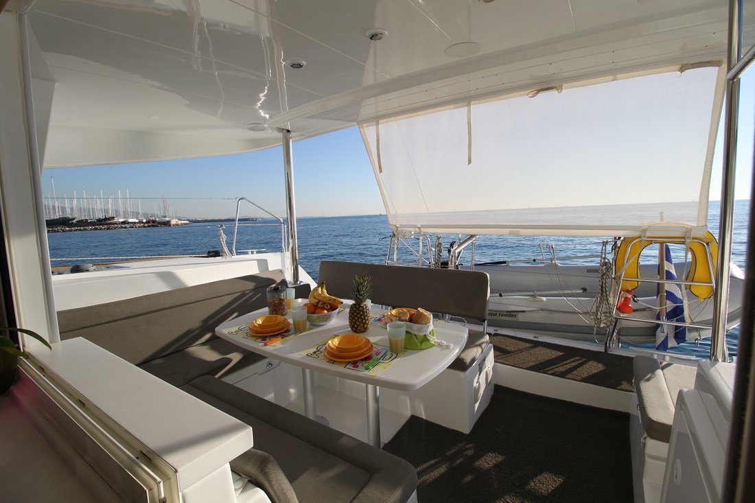 Sailing Blue 4 3