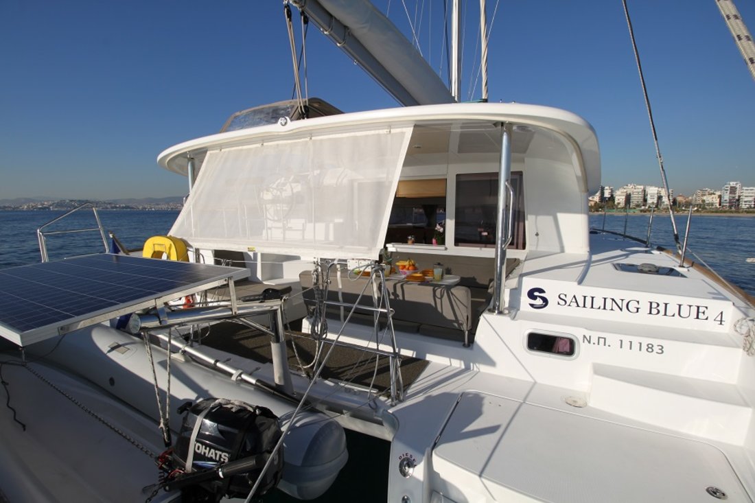 Sailing Blue 4 5