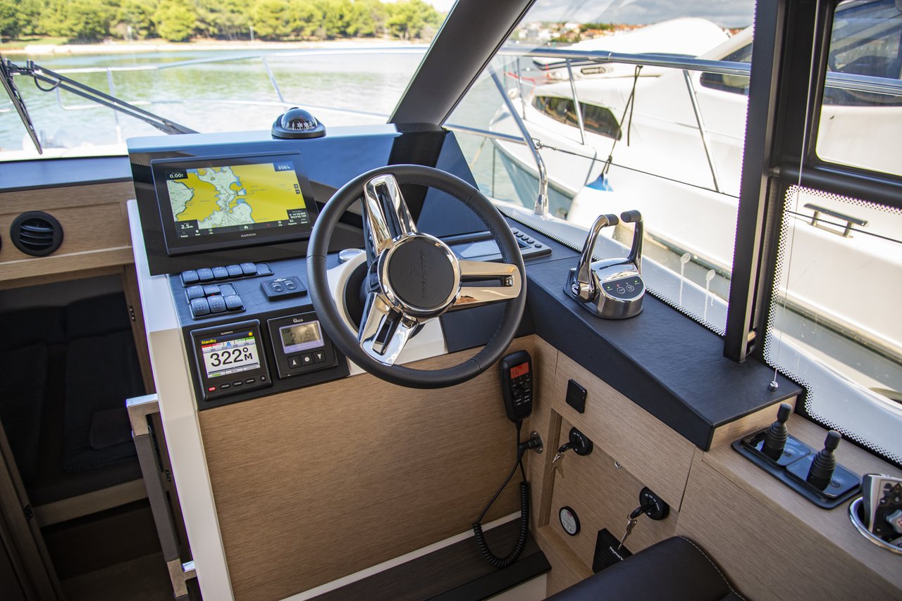 Prestige 420 Fly 4