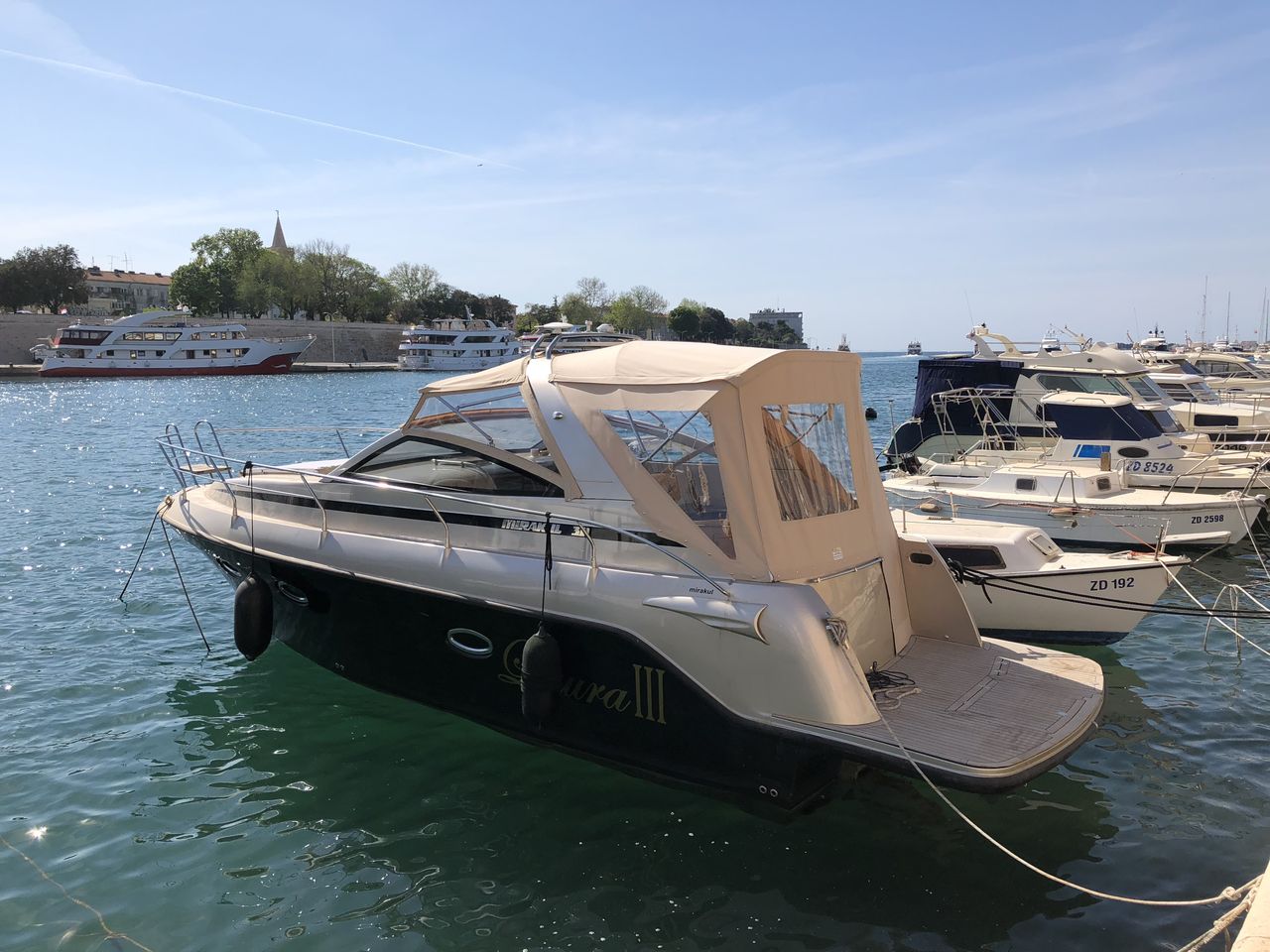 Laura III 1