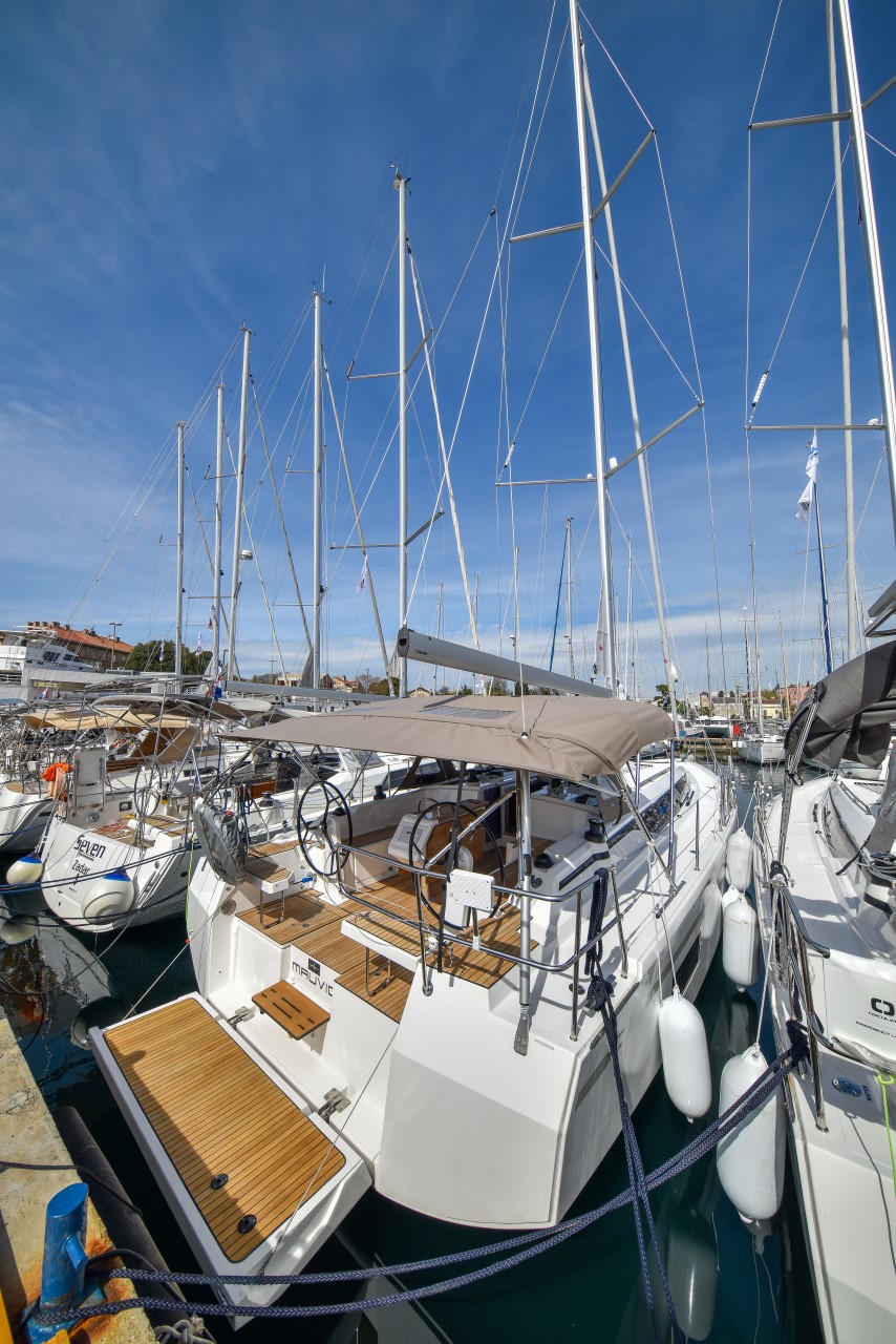 Mauvic 3