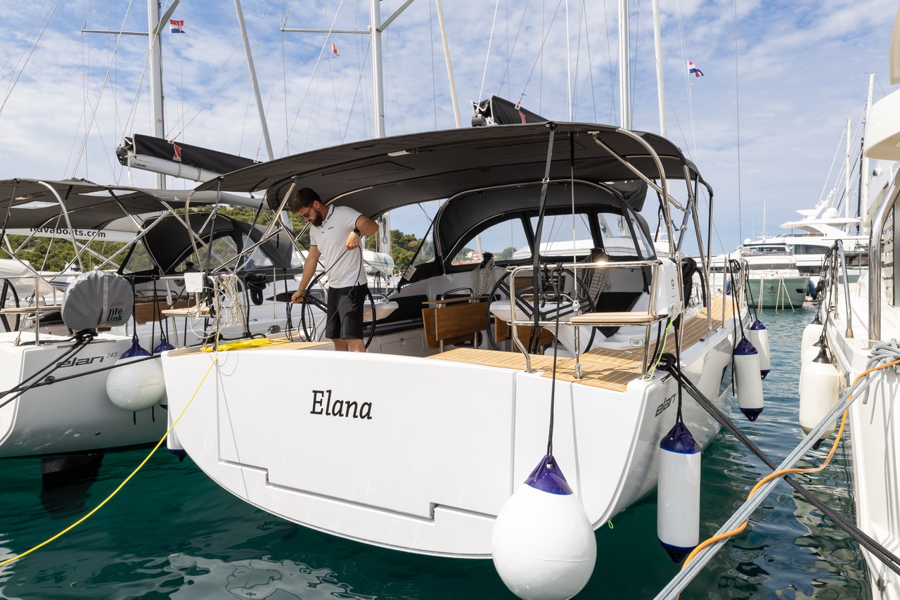 Elana 1