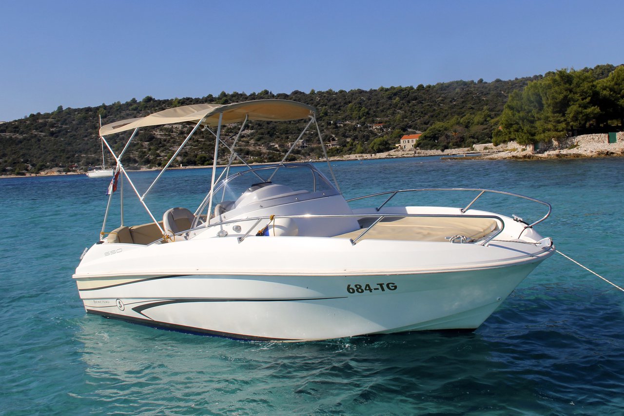 Benetau Flyer 550 Sun Deck 4