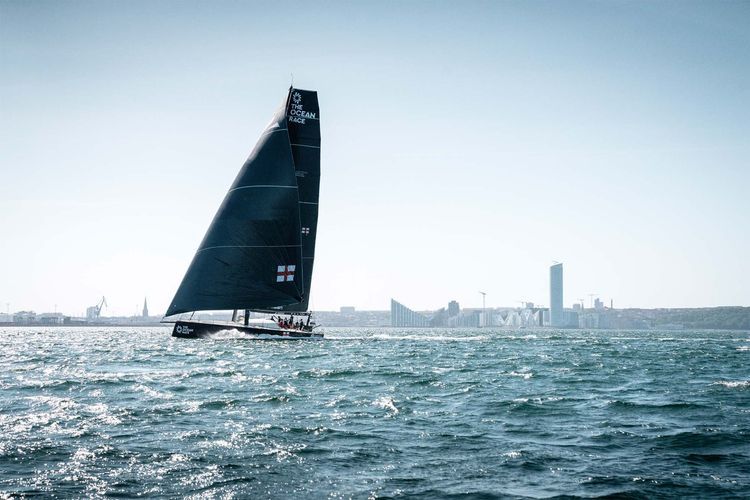 Sailing Race from Cowes to Cherbourg — Fastnet