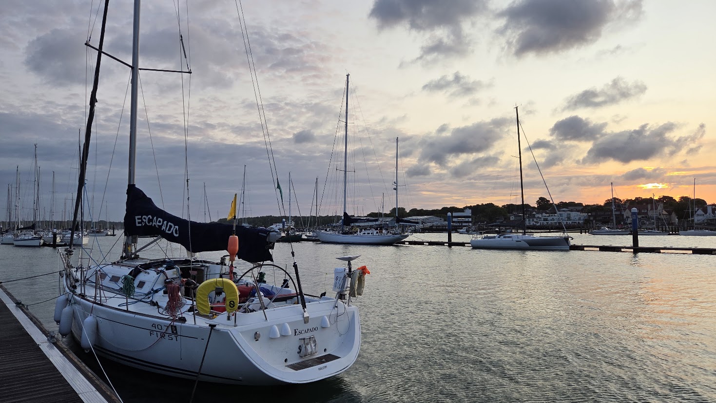 Sailing at Hamble Marina on Round the Island Race