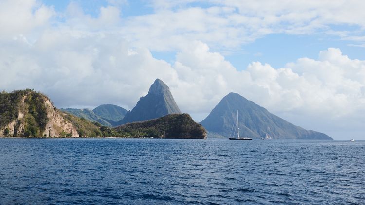 Windward – Leeward Cruise — Sailing Holiday in St. Lucia & Antigua & Barbuda
