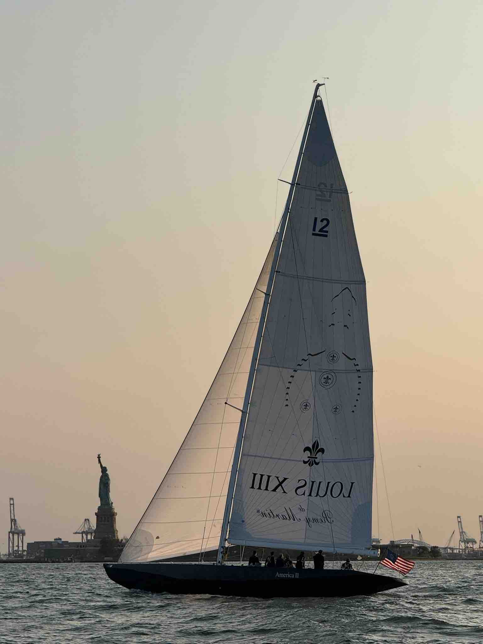 12 M America II US 42